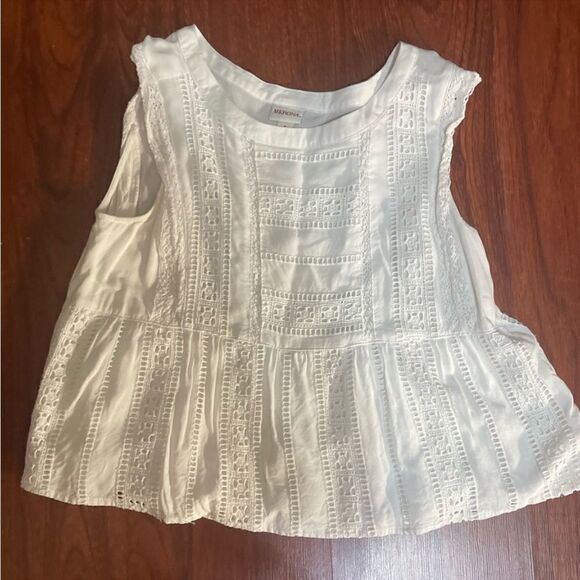 MERONA White Flowy Tank Top with Lace Details. Size Small. - Picture 2 of 5
